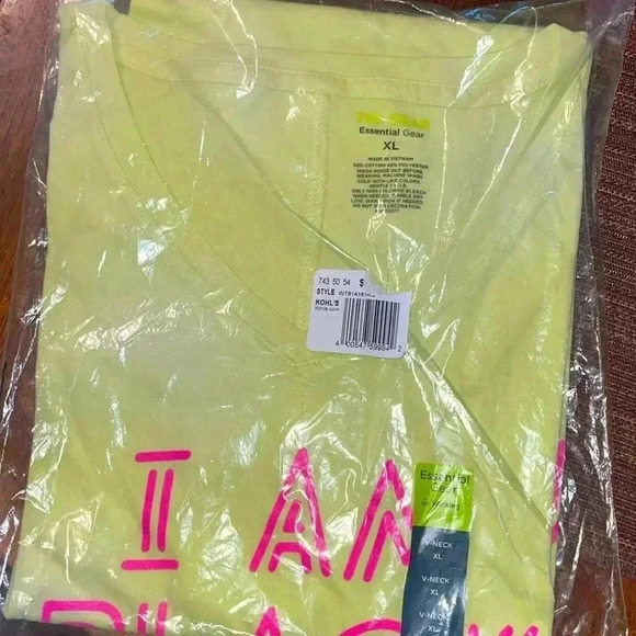 Essential Gear Performance Core I Am Black History Graphic V-Neck Tee Size XL - Picture 4 of 5